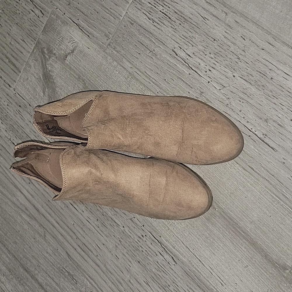 Ankle boots